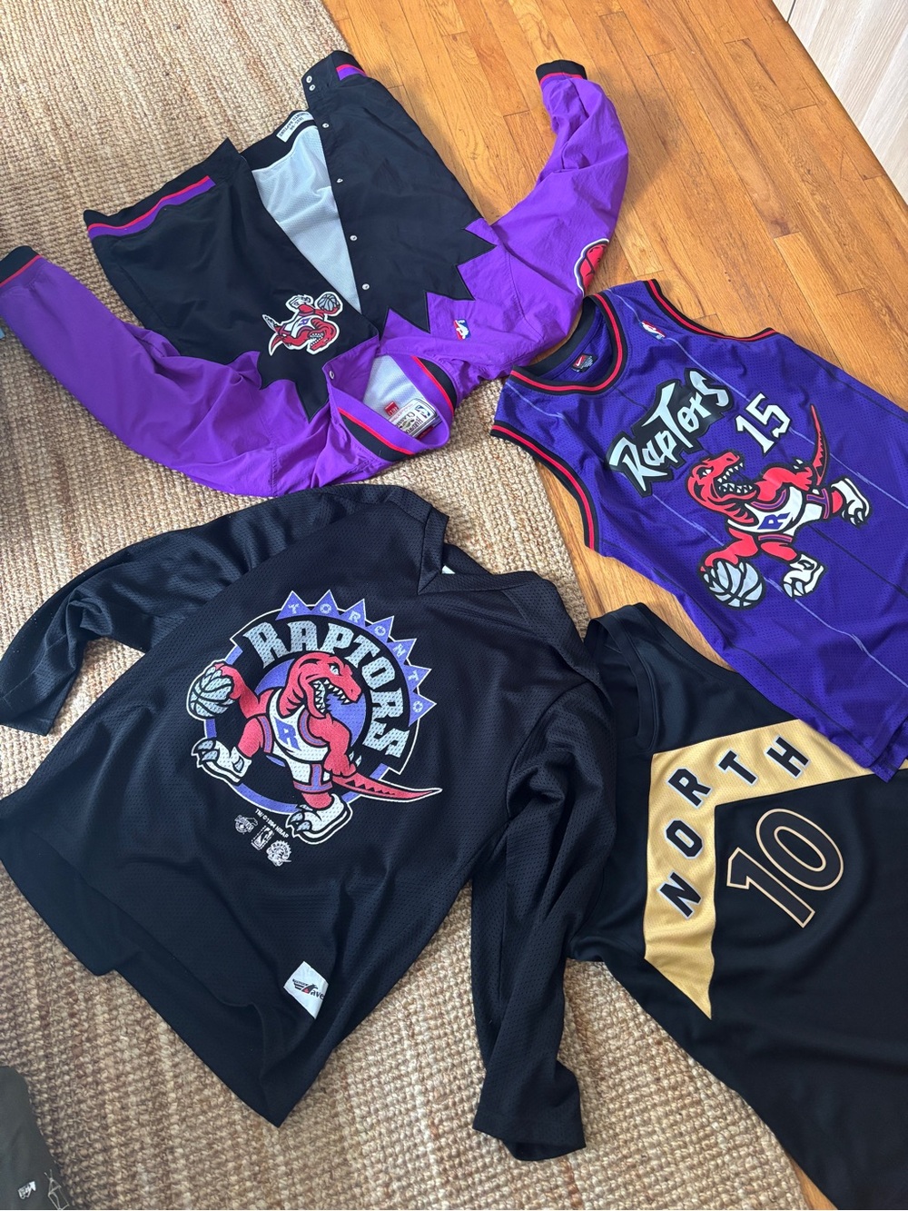 Toronto Raptors Gear (Vintage and new)